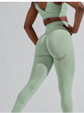 Buffbunny Collection BBL Seamless Leggings light sage NWTS compression Medium